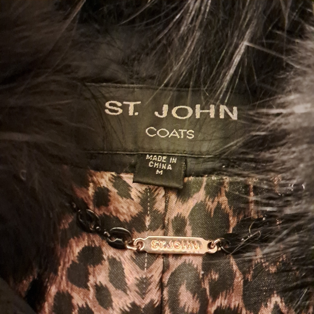 St. John Coat Women's Medium M Black Quilted Designer Fox Fur Luxury Statement - Picture 6 of 16
